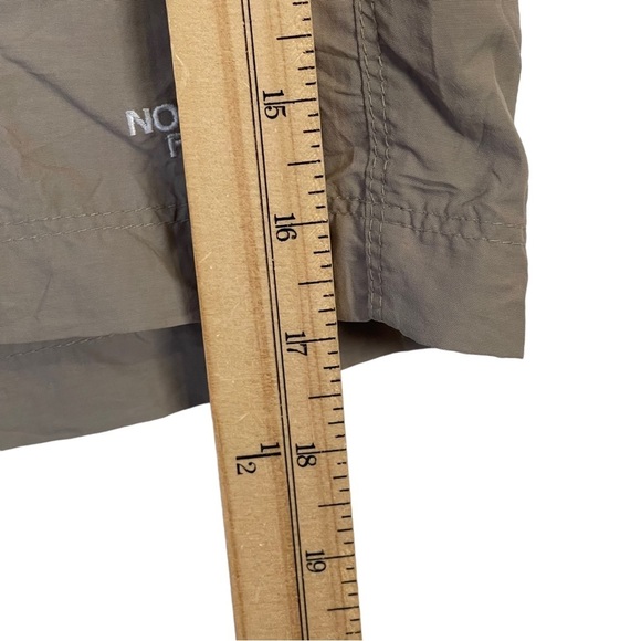 The North Face Tan Beige Flat Front Mesh Lined Nylon Hiking Activewear Shorts - Picture 10 of 13